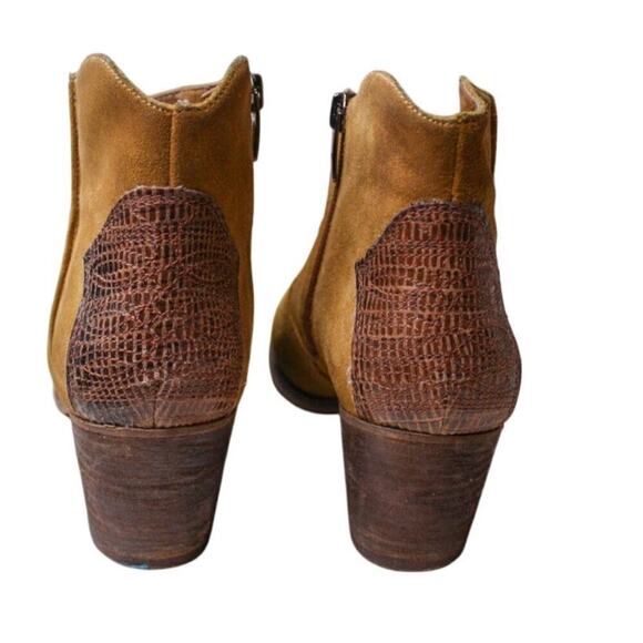 Marc Fisher Brown Suede Ankle Boots Bootie Snake Print Western Boho 8M - Picture 4 of 7